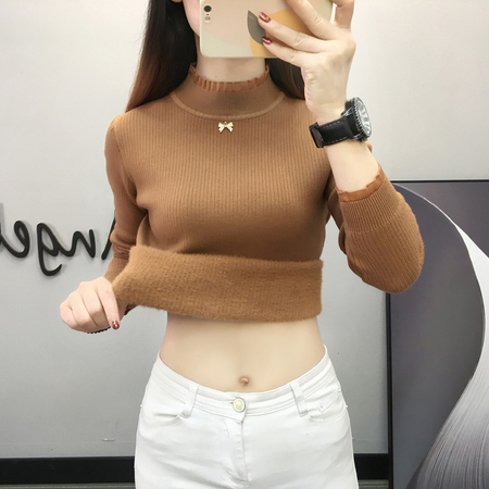 灰墙黑画自拍风（编号：771号）