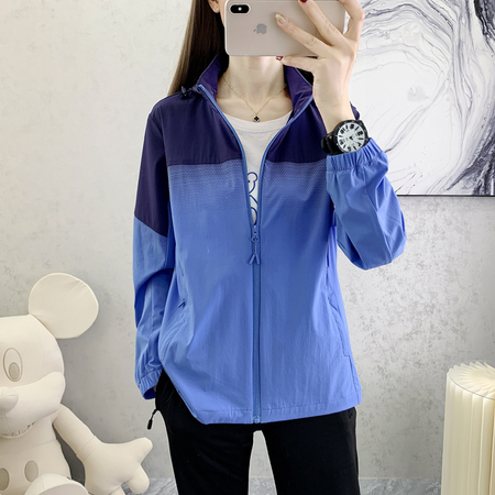 灰墙挂画自拍风（编号：793号）